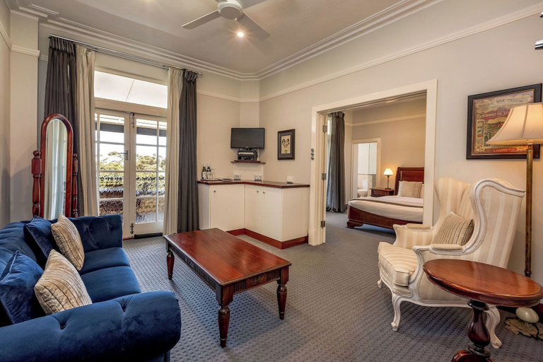 Living area 3, Caves House Hotel, Busselton