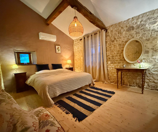 Bedroom 4, A l'ombre du Tilleul, Charente