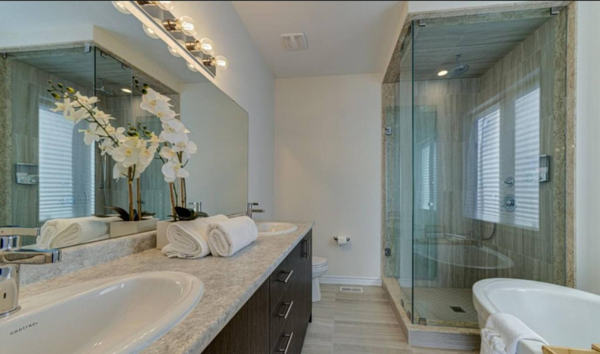 Bathroom 3, Beatrice Beach House, Simcoe