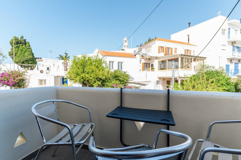 Others 5, En Tino 4, South Aegean