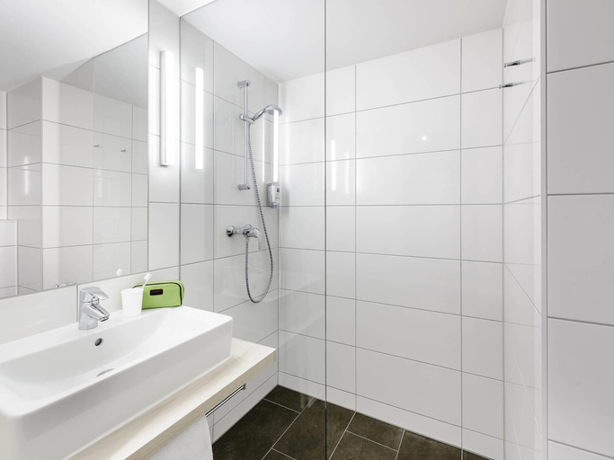 Bathroom 5, ibis budget Konstanz, Konstanz