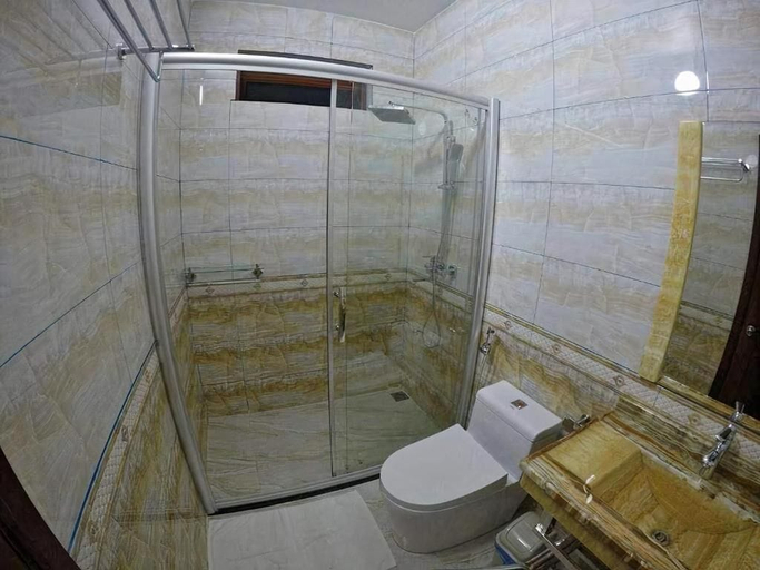 Bathroom 3, Summer Sky Thoddoo
