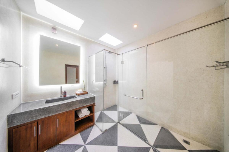 Bathroom, Manggala Villa - 3BR in Central Berawa, Canggu, Badung