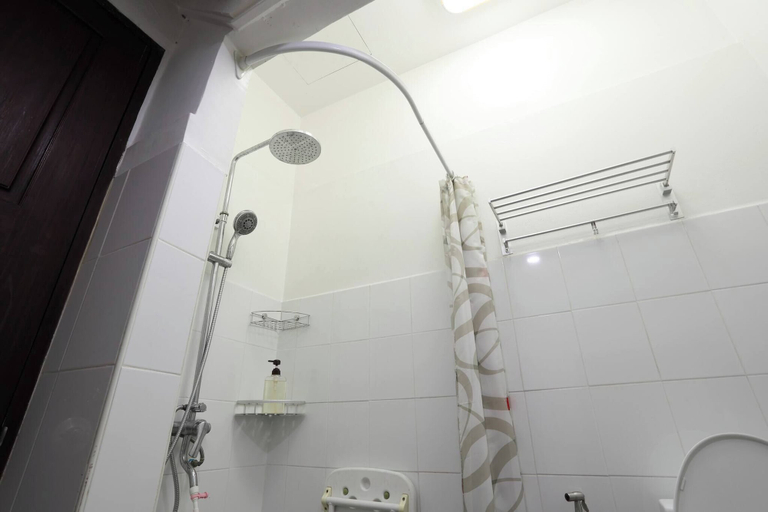 Bathroom 4, Entire Building , Shophouse in Old Town Bangkok, Phra Nakhon