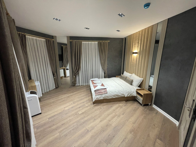 Room 3, SOSYETE OTEL, Merkez