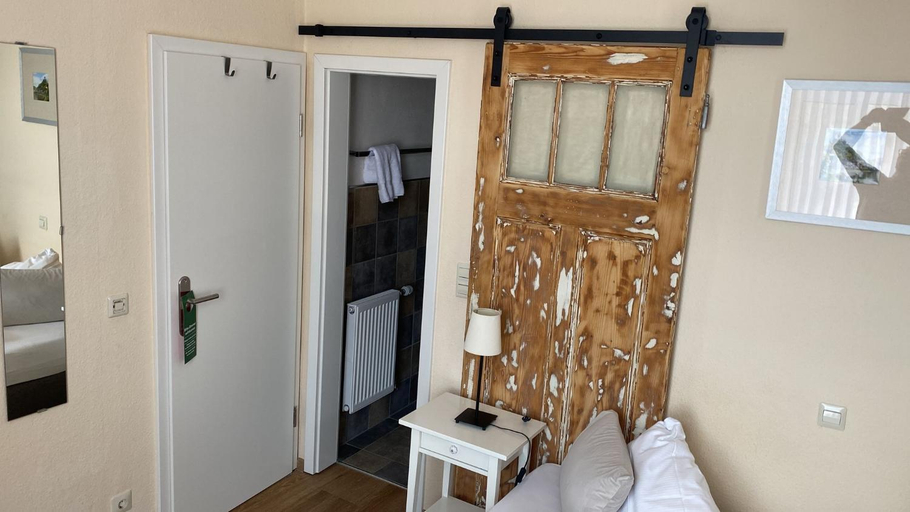 Bedroom 3, Moselland Hotel im Enderttal Zum Onkel Willi, Cochem-Zell