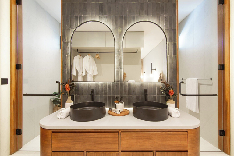 Bathroom 5, East 88 Unit 4, Badung