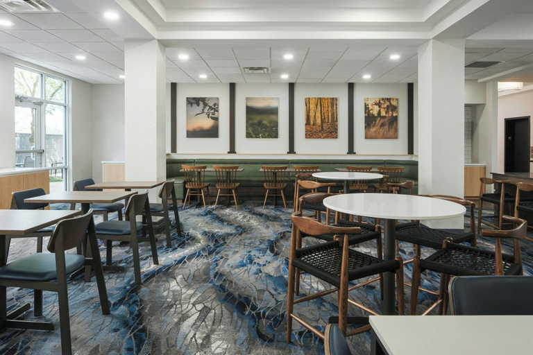 Food & Drinks 4, Fairfield Inn & Suites by Marriott Cleveland, Bradley