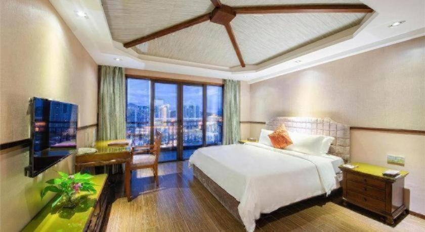 Bedroom 3, Grand Metro Park Bay Hotel, Sanya