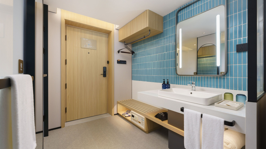 Bathroom 5, Holiday Inn Express DALIAN CITY CENTER by IHG, Dalian