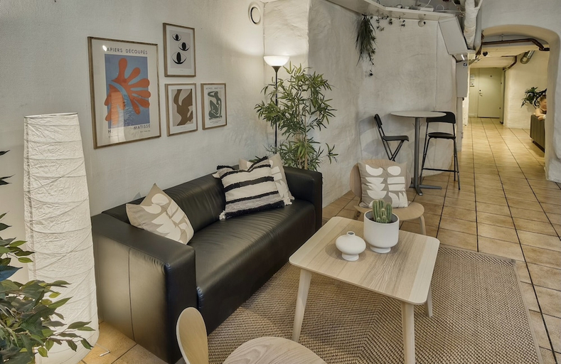 Others 4, Nomad Cave, Stockholm