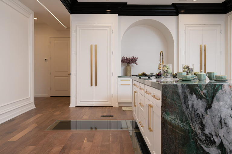 Room 4, Luxury Gold Coast Duplex -8 Bedrooms 3 Bath, Cook