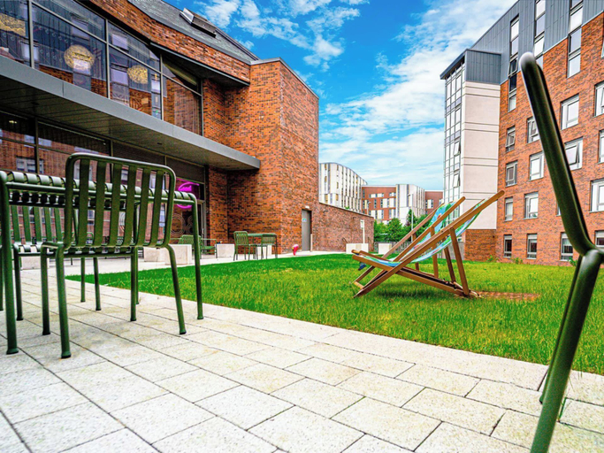 Outdoor dining 4, Student Only Scotway House, Glasgow