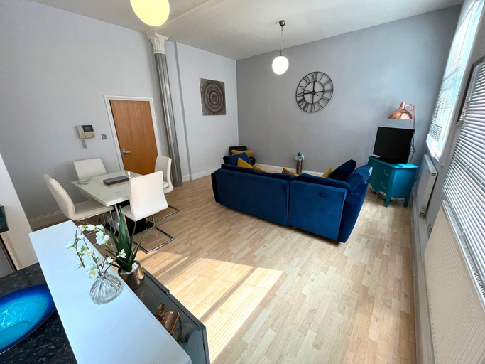Living area 4, Charming 2 Bedroom Nottingham City Apartment, Nottingham