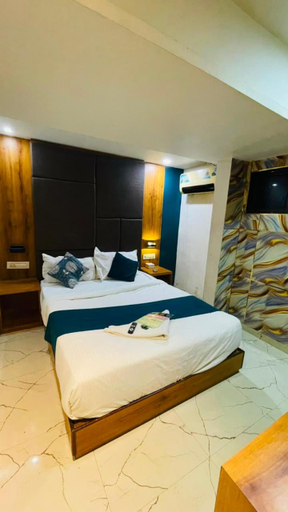 Bedroom 5, HOTEL ASTROS, Mumbai Suburban