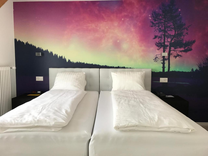 Bedroom 2, Murtenhof & Krone, Lac