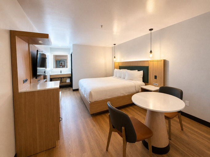 Room 5, Casa Blanca Hotel - Jurupa Valley 60 Fwy, Riverside