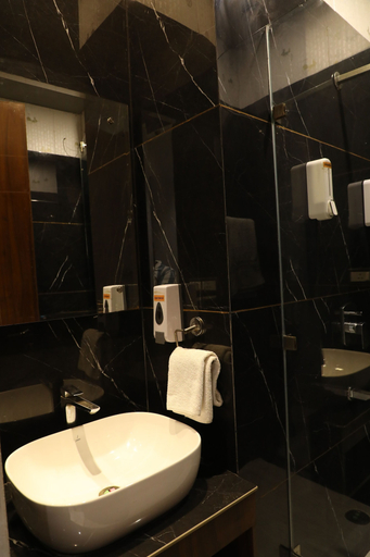 Bathroom 2, Hotel Helios, Sahibzada Ajit Singh Nagar