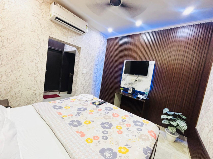 3, Hotel Tom and jerry , Delhi