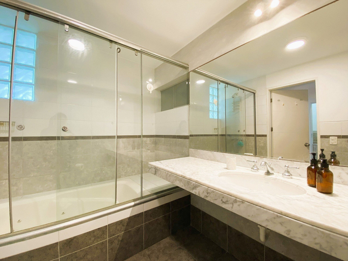 Bathroom 5, Miraflores duplex with ocean view garage, Lima