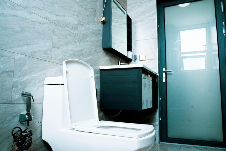 Bathroom 4, Wintana Hotel & Apartments, Gasabo
