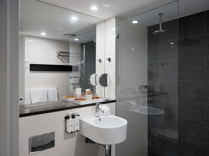 Bathroom 4, Hotel Woolstore 1888, Sydney - Handwritten Collection, Sydney