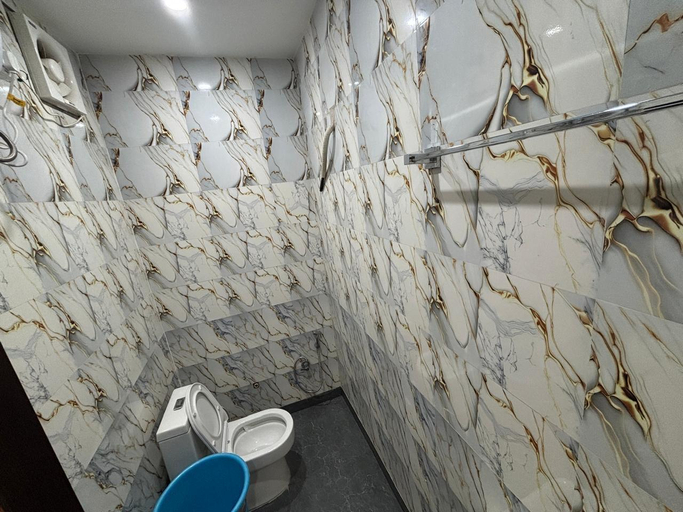 4, Hotel Rising, Faizabad