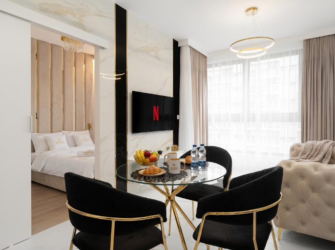 Others 4, Grzybowska 37 by Golden Apartments, Warsaw