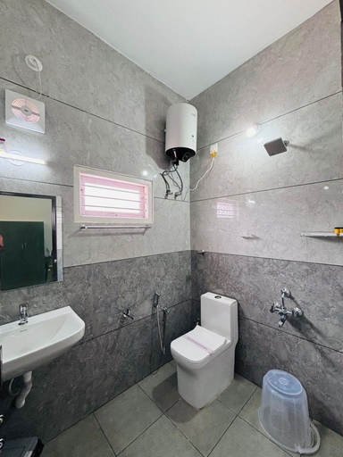 Bathroom 2, Payana Heights, Kodagu