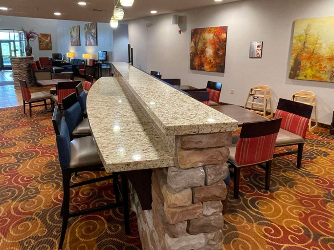 Food & Drinks 5, Comfort Suites Altoona Area, Blair