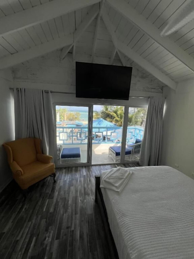 Room 5, El Tridente, Guayacanes