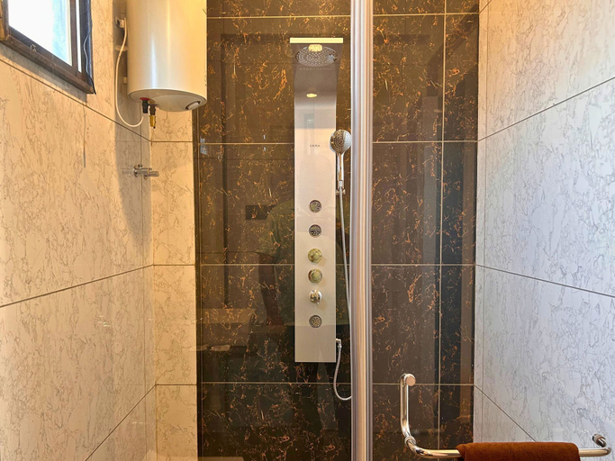 Bathroom 2, Baywatch Resort, Sindhudurg