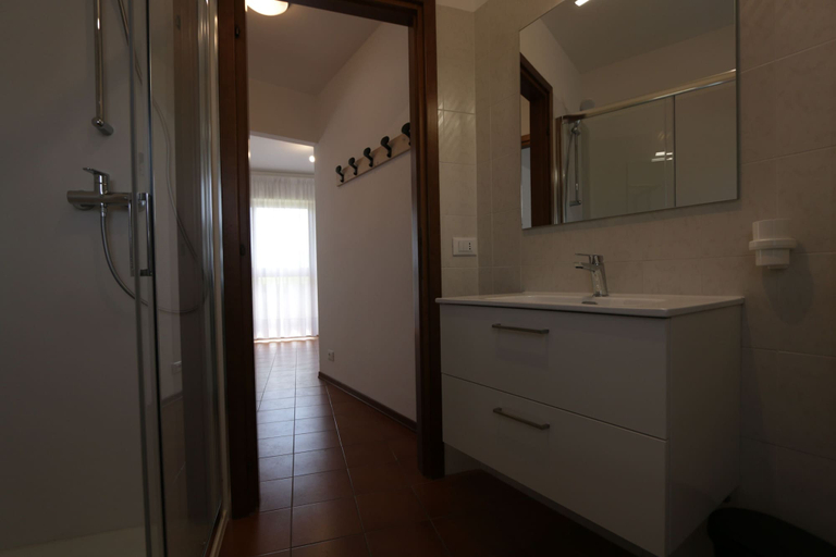 Bathroom 5, Reunia apartments, Udine