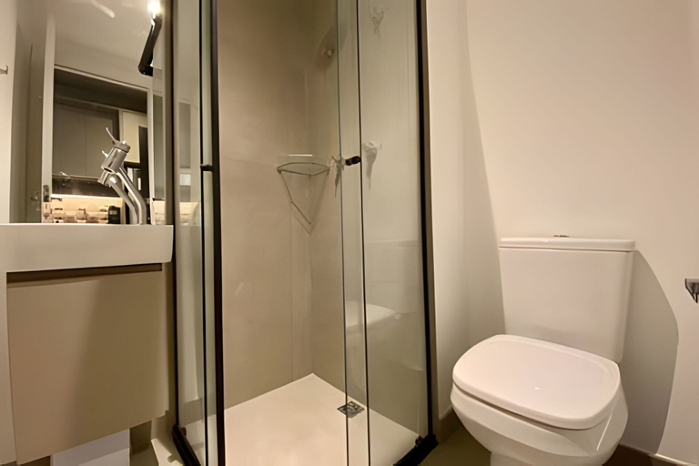 Bathroom 3, Studio com sacada próximo à Paulista, São Paulo