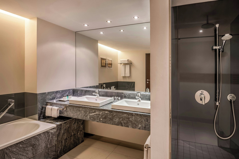Bathroom 4, Sheraton Grand Salzburg, Salzburg