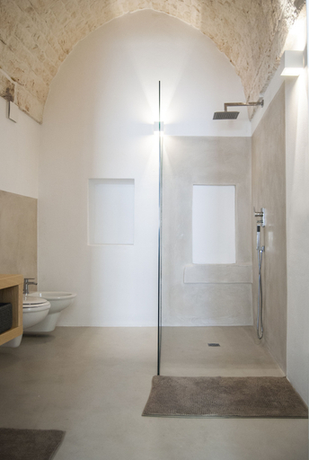 Bathroom shower, Casetta Annina by Wonderful Italy, Brindisi