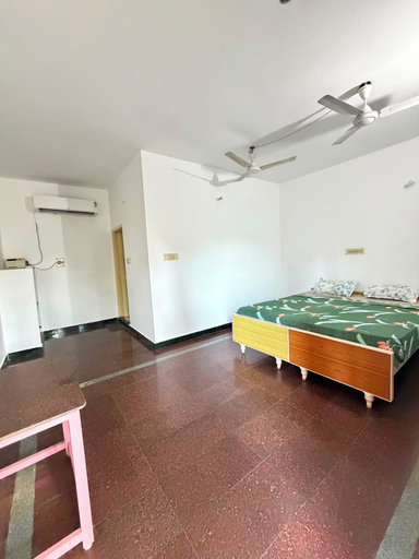 Room 5, Seashore garden beach resort, Kancheepuram
