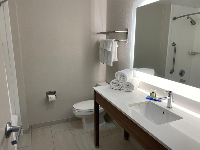 Bathroom 4, Holiday Inn Express Blowing Rock South by IHG, Watauga