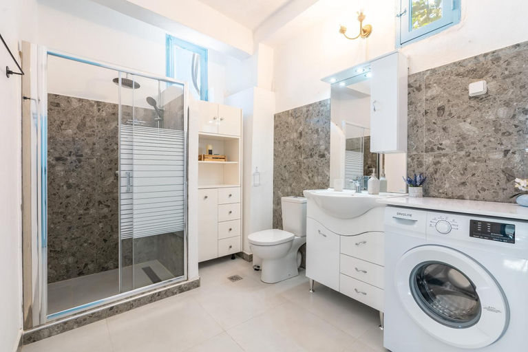 Bathroom 3, Katia's Home, South Aegean