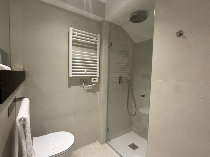 Bathroom 4, Hotel Serafino, Padua