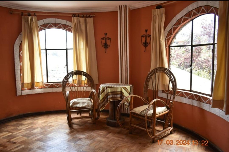 5, Hostal Leyenda, Manco Kapac