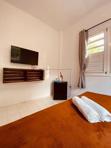 Room 3, Adios Amigos Hostel, Porto Seguro
