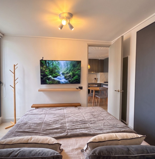 Room 4, Edificio O2 Santiago by Domus Travels, Santiago