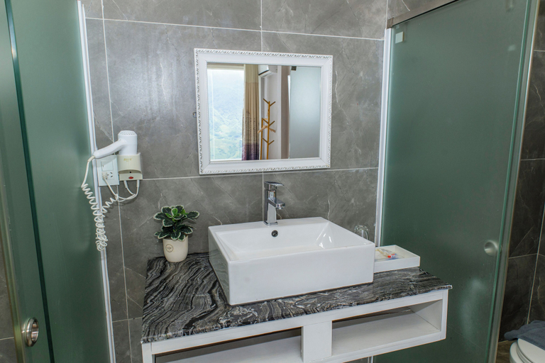 Bathroom 5, Terravia Hotel, Sa Pa