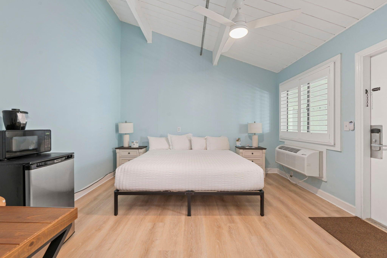 Bedroom 2, Oceanfront Inn II, Saint Lucie