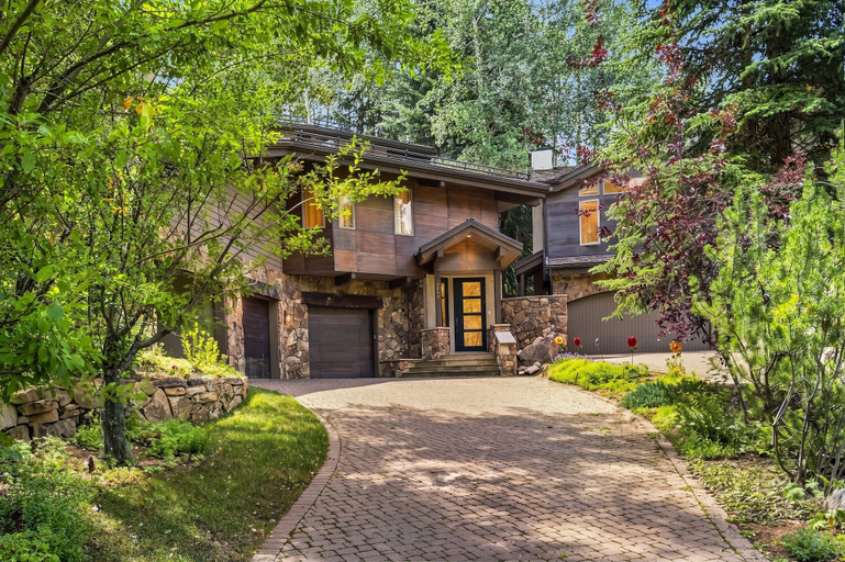 Exterior 3, For486 5 Bedroom Home, Eagle