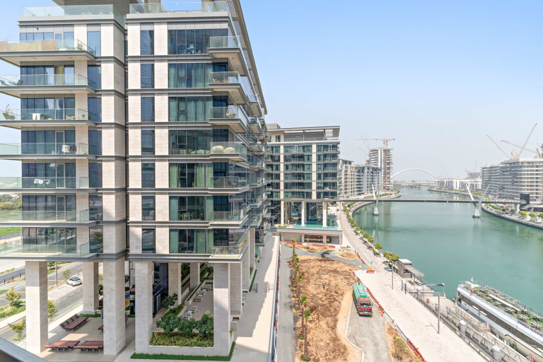 Room 5, Silkhaus Contemporary 2BR Canal View Stay, Dubai