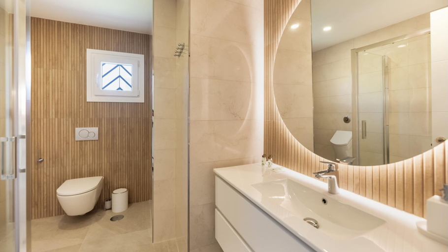 Bathroom 3, Guadalmina Cozy Sea Front Villa, Málaga