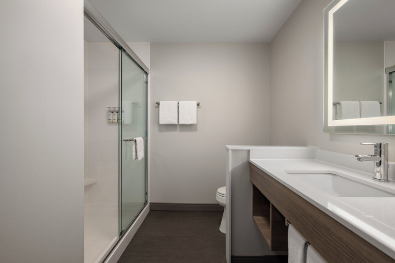 Bathroom 4, Holiday Inn Express & Suites COURTENAY - COMOX by IHG, Comox-Strathcona