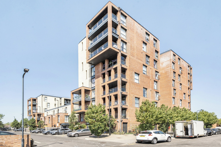 Exterior, Top Floor Penthouse Near Stadium - Free Parking, London